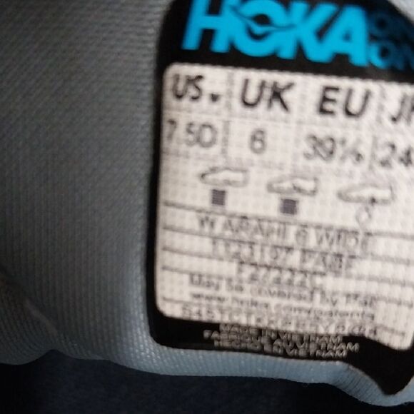 Hoka Gray Athletic Shoes with Cushioned Midsole.....SIZE 7.5...EUC - Picture 4 of 9